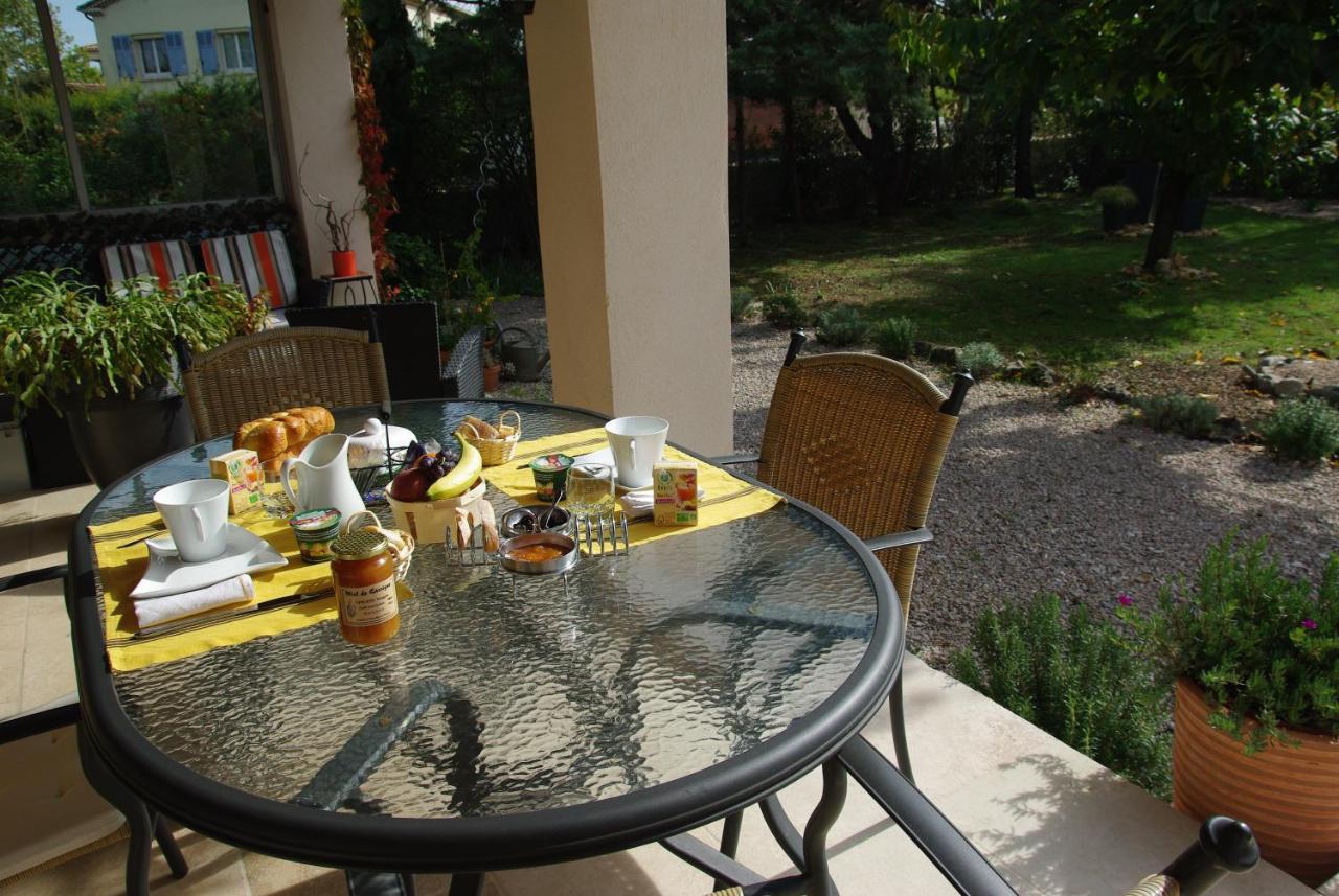 Bed and Breakfast Les Coronilles Saint-Maximin Exterior foto