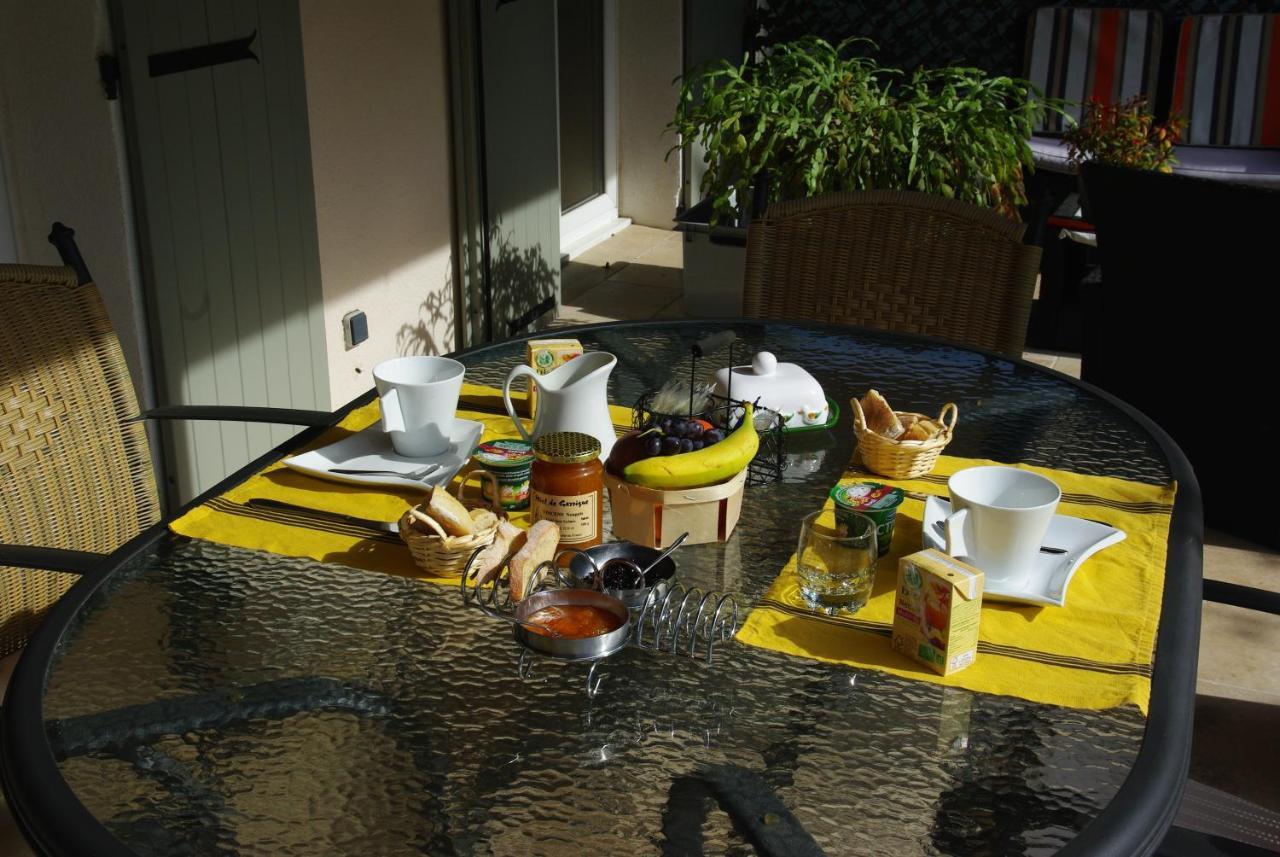 Bed and Breakfast Les Coronilles Saint-Maximin Exterior foto