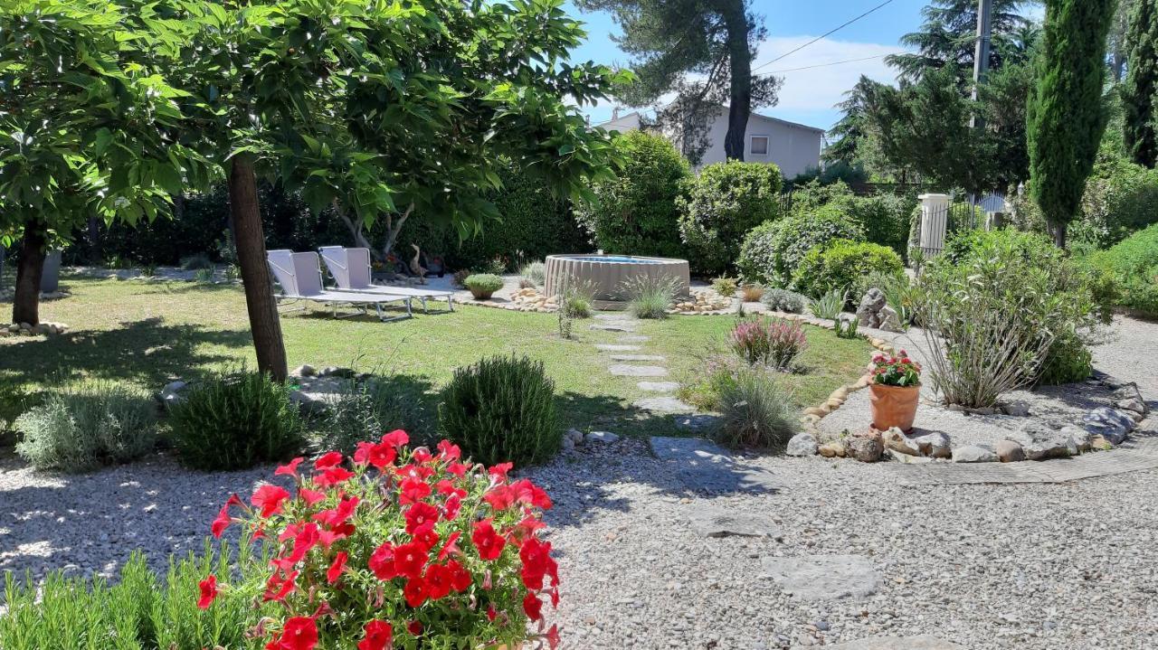 Bed and Breakfast Les Coronilles Saint-Maximin Exterior foto